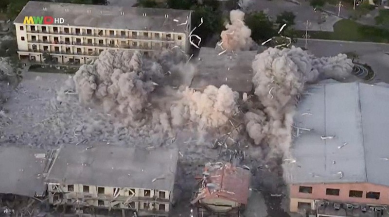 Militer Myanmar hancurkan hampir 150 bangunan di kompleks penipuan perbatasan Thailand, targetkan “pabrik penipuan” bernilai miliaran dolar. (Tangkapan Layar Video AFP/MWD news)