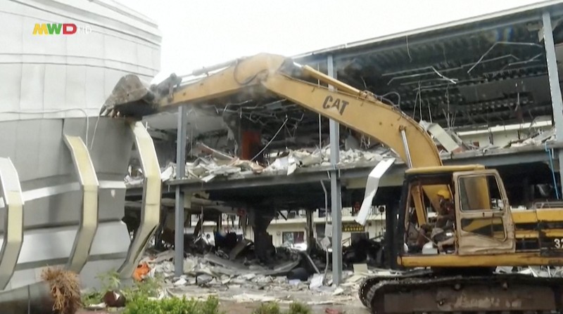 Militer Myanmar hancurkan hampir 150 bangunan di kompleks penipuan perbatasan Thailand, targetkan “pabrik penipuan” bernilai miliaran dolar. (Tangkapan Layar Video AFP/MWD news)