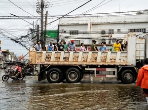 Diterjang Topan Fung-wong, Inggris Imbau Warganya Hindari Filipina