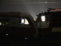 Alert! Dua Kereta Tabrakan, Puluhan Orang Luka-Luka