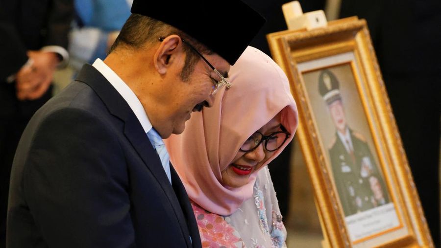 Upacara penganugerahan gelar pahlawan Nasional Tahun 2025, Istana Negara, Senin (10/11/2025). (REUTERS/Ajeng Dinar Ulfiana)