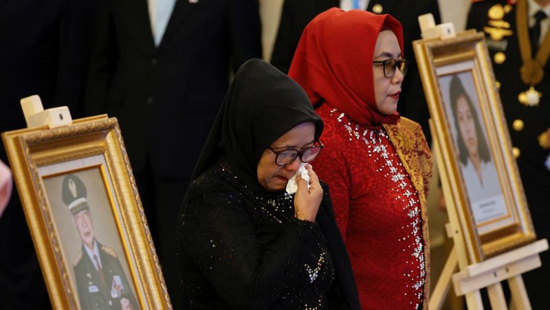 Upacara penganugerahan gelar pahlawan Nasional Tahun 2025, Istana Negara, Senin (10/11/2025). (REUTERS/Ajeng Dinar Ulfiana)