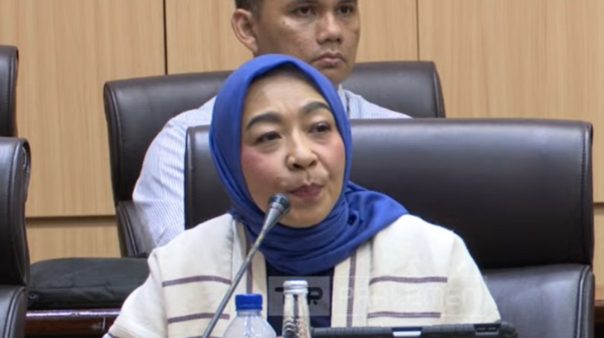 DPR Bombardir Aqua: Ambil Air Pegunungan atau Air Tanah?