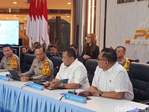 Polisi Temukan 7 Bom di SMAN 72 Jakarta, 2 Meledak di Masjid Sekolah