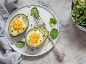 Sarapan Sehat? Ini 5 Efek Makan Alpukat dan Telur Setiap Hari bagi Tubuh