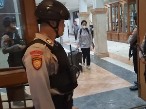 KPK Bawa 3 Koper Usai Geledah Kantor Bupati Ponorogo 6 Jam