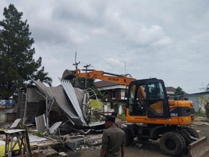 Satpol PP Bogor Bongkar 4 Bangunan Liar di Cibinong, Akan Dipakai CFD