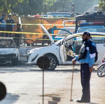 Detik-Detik Usai Bom Meledak di Depan Pengadilan Ibu Kota, 12 Tewas