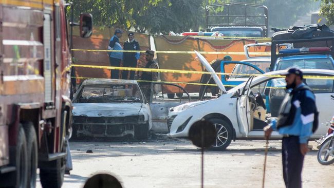 Detik-Detik Usai Bom Meledak di Depan Pengadilan Ibu Kota, 12 Tewas