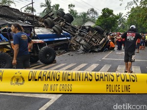 Identitas 4 Korban Truk Tangki Solar Vs Mobil Carry di Kalijambe Purworejo