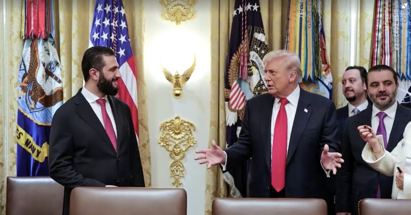 Trump menyambut Presiden Suriah al-Sharaa di Gedung Putih, AS, Senin (10/11/2025). (REUTERS)