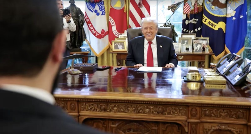 Trump menyambut Presiden Suriah al-Sharaa di Gedung Putih, AS, Senin (10/11/2025). (REUTERS)