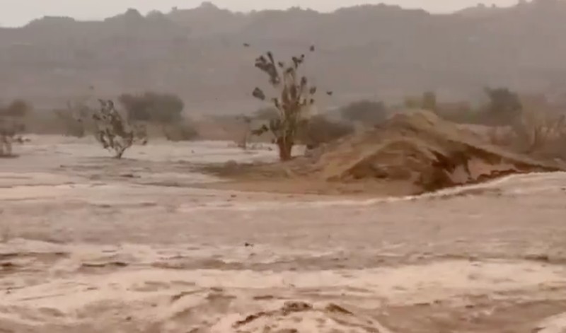 Banjir besar terjang kota Mekkah, Arab Saudi. (Tangkapan LayarX/Top_Disaster)