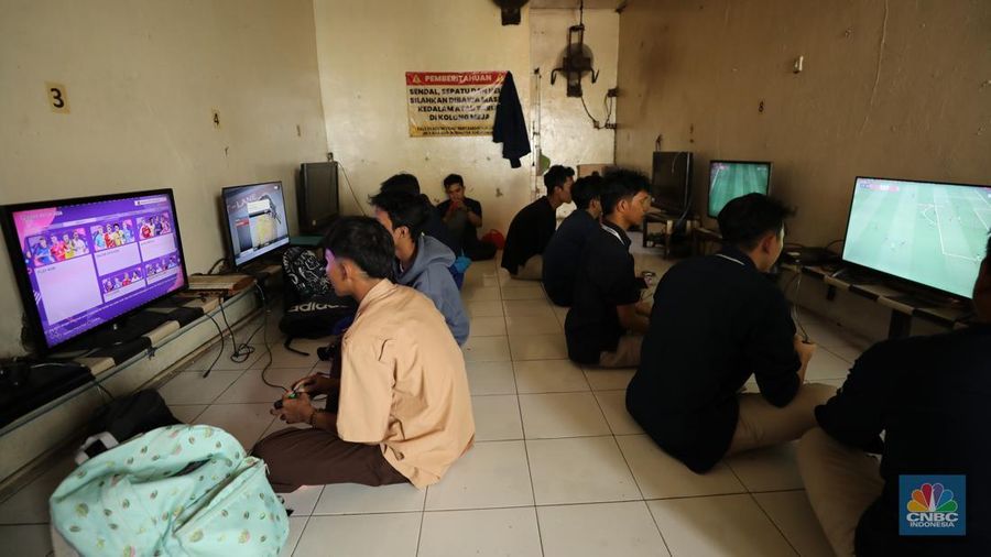 Bisnis rental PlayStation (PS) di Jakarta masih menunjukkan eksistensinya yang kuat. (CNBC Indonesia/Tri Susilo)