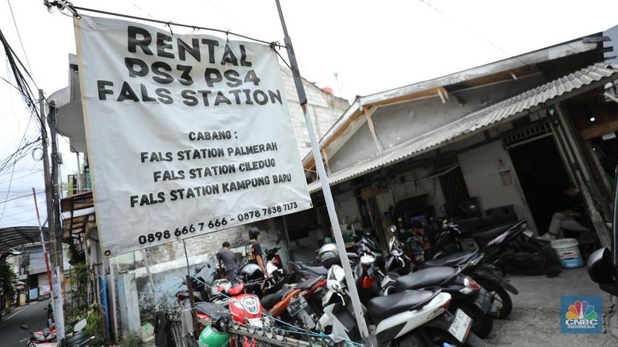 Bisnis rental PlayStation (PS) di Jakarta masih menunjukkan eksistensinya yang kuat. (CNBC Indonesia/Tri Susilo)