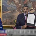 Video: Maduro Tandatangani UU Pertahanan Nasional Baru
