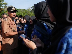 Gubernur Sulsel Perintahkan BKD Fasilitasi Dua ASN Asal Luwu Lutra