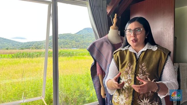 Menghidupkan Ulos, Menenun Mimpi Kain Leluhur Mendunia