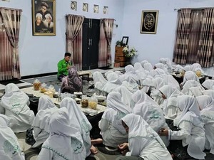 PKB Kota Kediri-Santri Lirboyo Khotmil Quran Tasyakuran Pahlawan Nasional