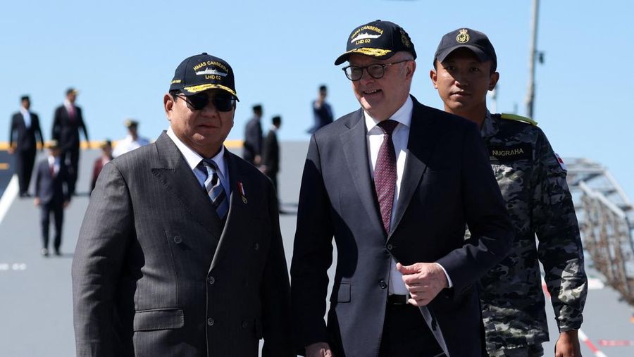 Presiden Prabowo Subianto mengunjungi Pangkalan Armada HMAS Kuttabul di Sydney, Australia, Rabu (12/11/2025). (REUTERS/Hollie Adams)