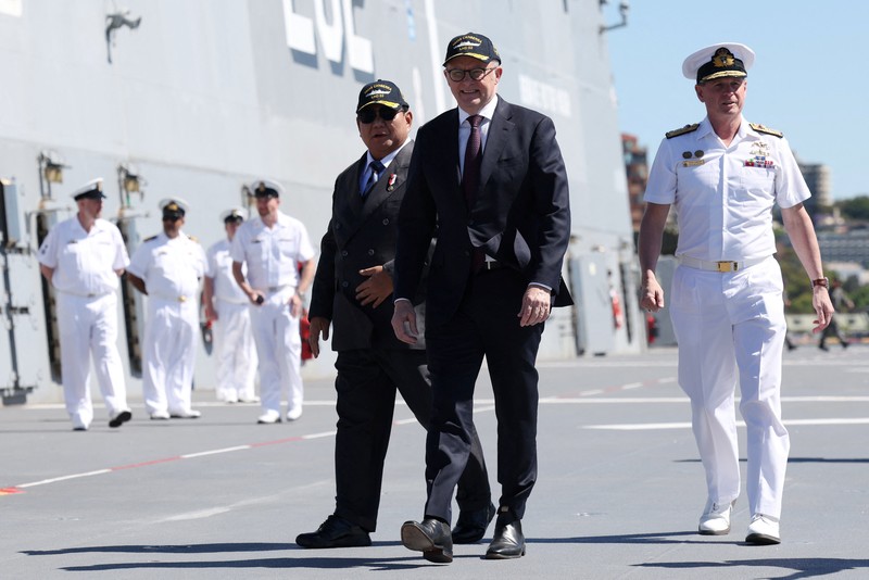 Presiden Prabowo Subianto mengunjungi Pangkalan Armada HMAS Kuttabul di Sydney, Australia, Rabu (12/11/2025). (REUTERS/Hollie Adams)