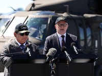 Canda Prabowo ke Albanese: Intelijenmu Bagus, Tahu Saya Suka Bagpipe