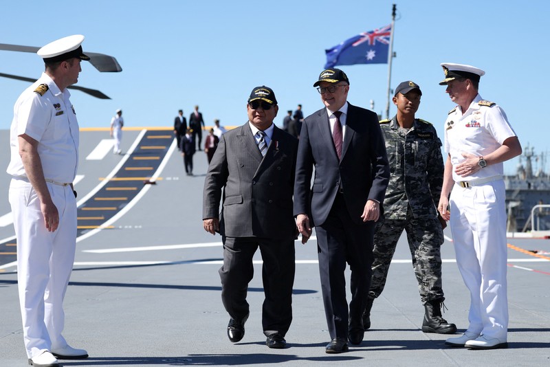 Presiden Prabowo Subianto mengunjungi Pangkalan Armada HMAS Kuttabul di Sydney, Australia, Rabu (12/11/2025). (REUTERS/Hollie Adams)