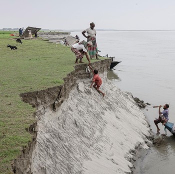 Potret Miris Warga Bertahan di Tengah Erosi, Rumah Hilang Seketika