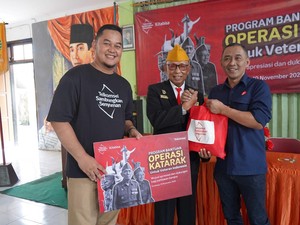Telkomsel dan Kitabisa Gelar Operasi Katarak untuk 20 Veteran di Surabaya