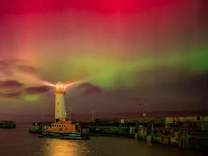 Keindahan Aurora Dilihat dari Luar Angkasa