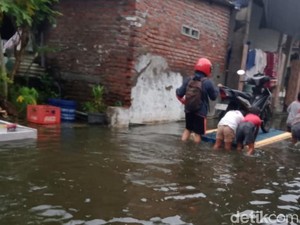 Banjir di 7 Desa Pasuruan Mulai Surut, 7 Lainnya Masih Terendam