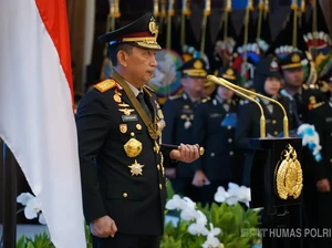 Kapolri Anugerahkan Bintang Bhayangkara Pratama ke 47 Pati Polri, 3 TNI, dan 1 ASN