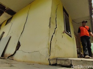 Pergerakan Tanah di 2 Dusun Ciamis, Ratusan Orang Mengungsi