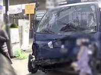 Brutal! Mobil Pickup Seruduk Pasar Tradisional, 2 Orang Tewas-18 Luka