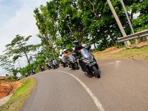 Mau Touring Jarak Jauh? Siapkan 5 Hal Ini untuk Minimalkan Risiko Kecelakaan