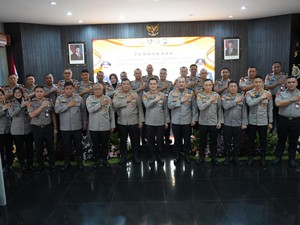Peserta Sespimma Polri Praktik Kerja di Polda Jatim, Gelar Baksos-Tanam Pohon