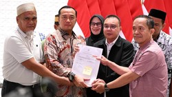 Prabowo Pulihkan Nama Baik 2 Guru ASN di Luwu Utara Lewat Hak Rehabilitasi