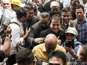 Roy Suryo cs Dicecar Ratusan Pertanyaan di Kasus Tuduhan Ijazah Palsu Jokowi