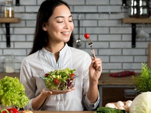 10 Makanan yang Membuat Jerawat Hilang, Enak Semua