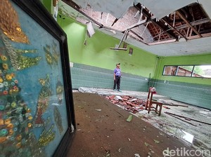 4 Ruangan Kelas SD di Jombang Direhab Pakai BTT Rp 225 Juta