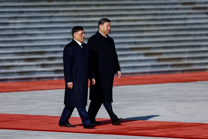 Raja Thailand Maha Vajiralongkorn dan Presiden Tiongkok Xi Jinping menghadiri upacara penyambutan di Balai Agung Rakyat, Beijing, Tiongkok, 14 November 2025. REUTERS/Tingshu Wang/Pool