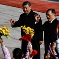 Jalan di Karpet Merah, Momen Raja Thailand Temui Xi Jinping di Beijing