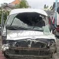 Potret Minibus Hancur Tabrak Pembatas Jalan di Bali, 5 Tewas Seketika