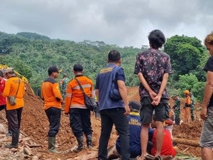 Kemensos Sediakan Bantuan Logistik-Pengungsian Korban Longsor di Cilacap