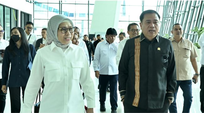 Lasarus Mau Pelayanan Bandara Terus Membaik, Bisa Belajar dari Changi