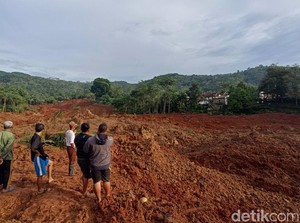 Longsor Timbun Permukiman di Cibeunying Cilacap, 2 Tewas-21 Hilang