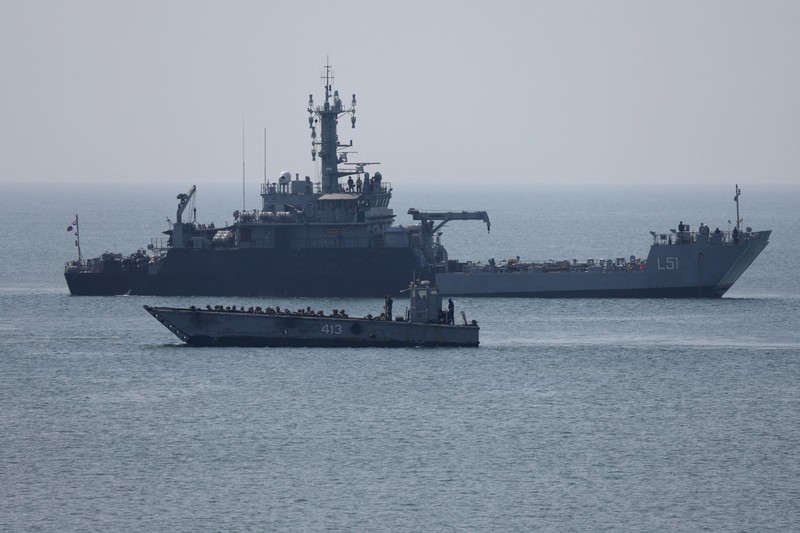 Latihan militer tri-angkatan di Porbandar, negara bagian Gujarat, India, Kamis (13/11/2025). (REUTERS/Amit Dave)
