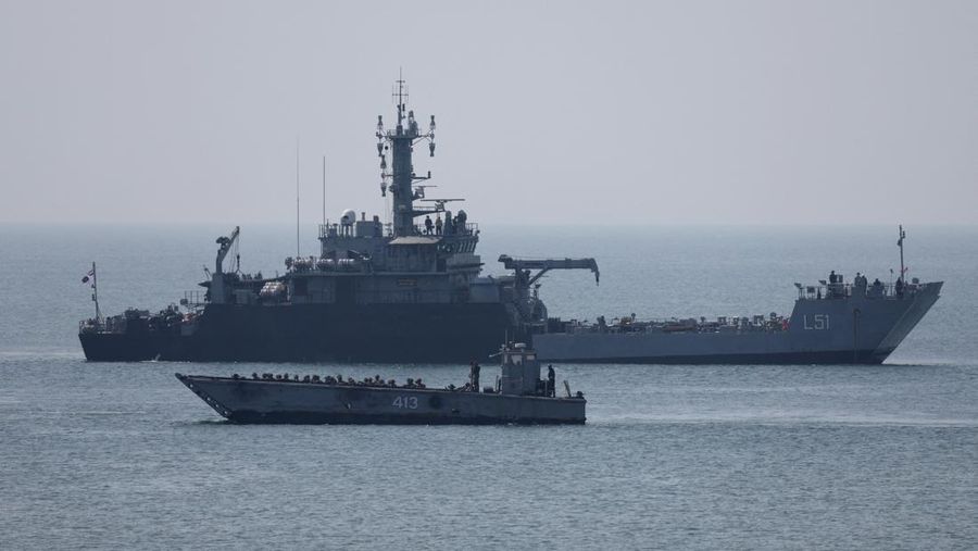 Latihan militer tri-angkatan di Porbandar, negara bagian Gujarat, India, Kamis (13/11/2025). (REUTERS/Amit Dave)