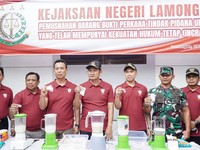 Top! Pemkab Lamongan Musnahkan Ratusan Ribu Batang Rokok Ilegal