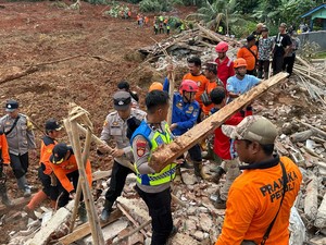 Polda Jateng Kerahkan 155 Personel-4 Anjing Pelacak Cari Korban Longsor Cilacap
